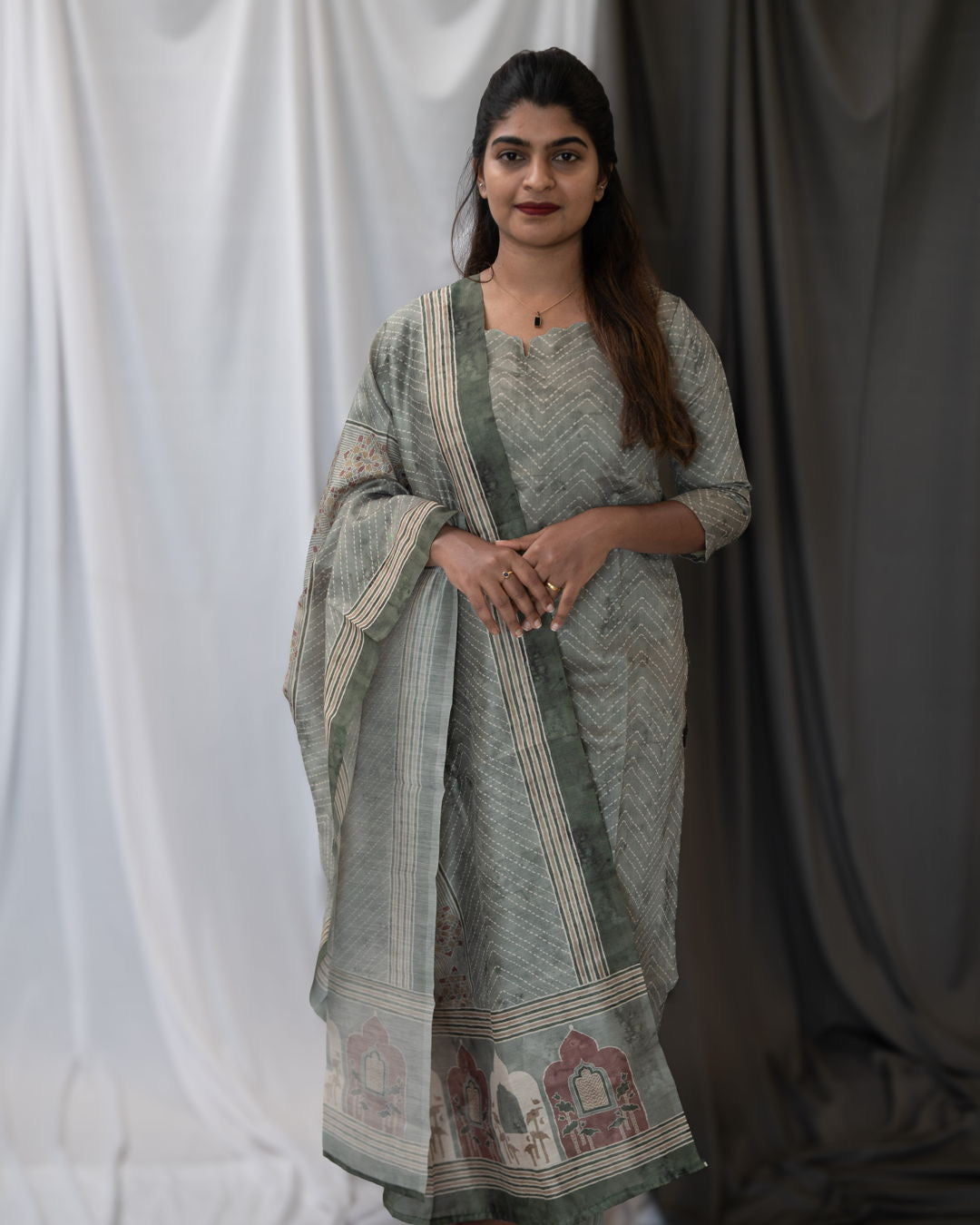 Muslin Chanderi 3-Piece Set With Pockets