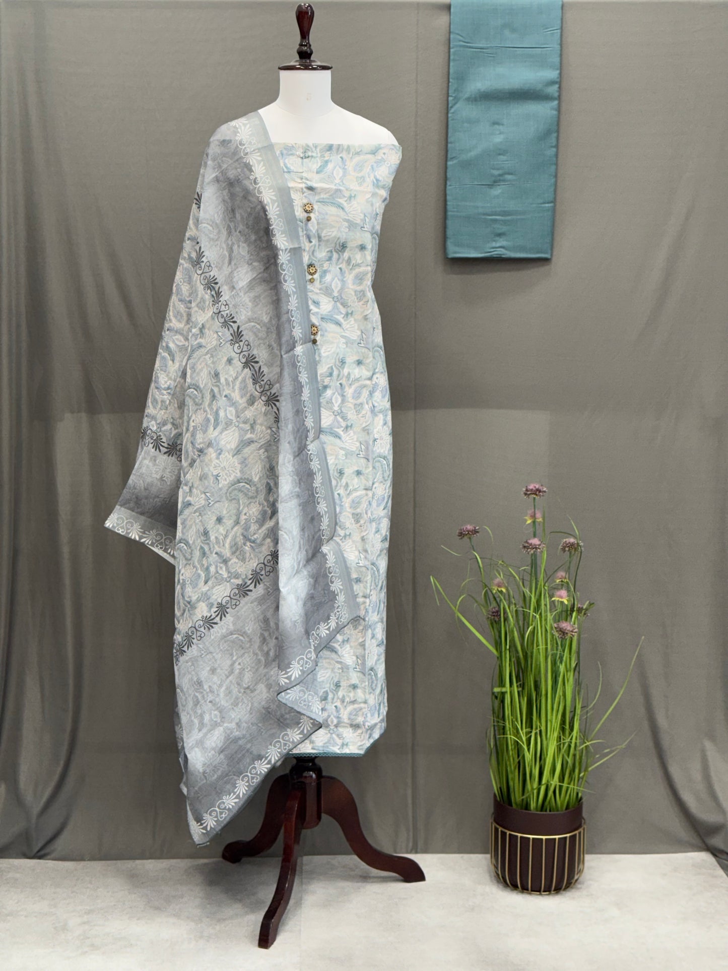 Lilen Digital Printed Unstitched Suit