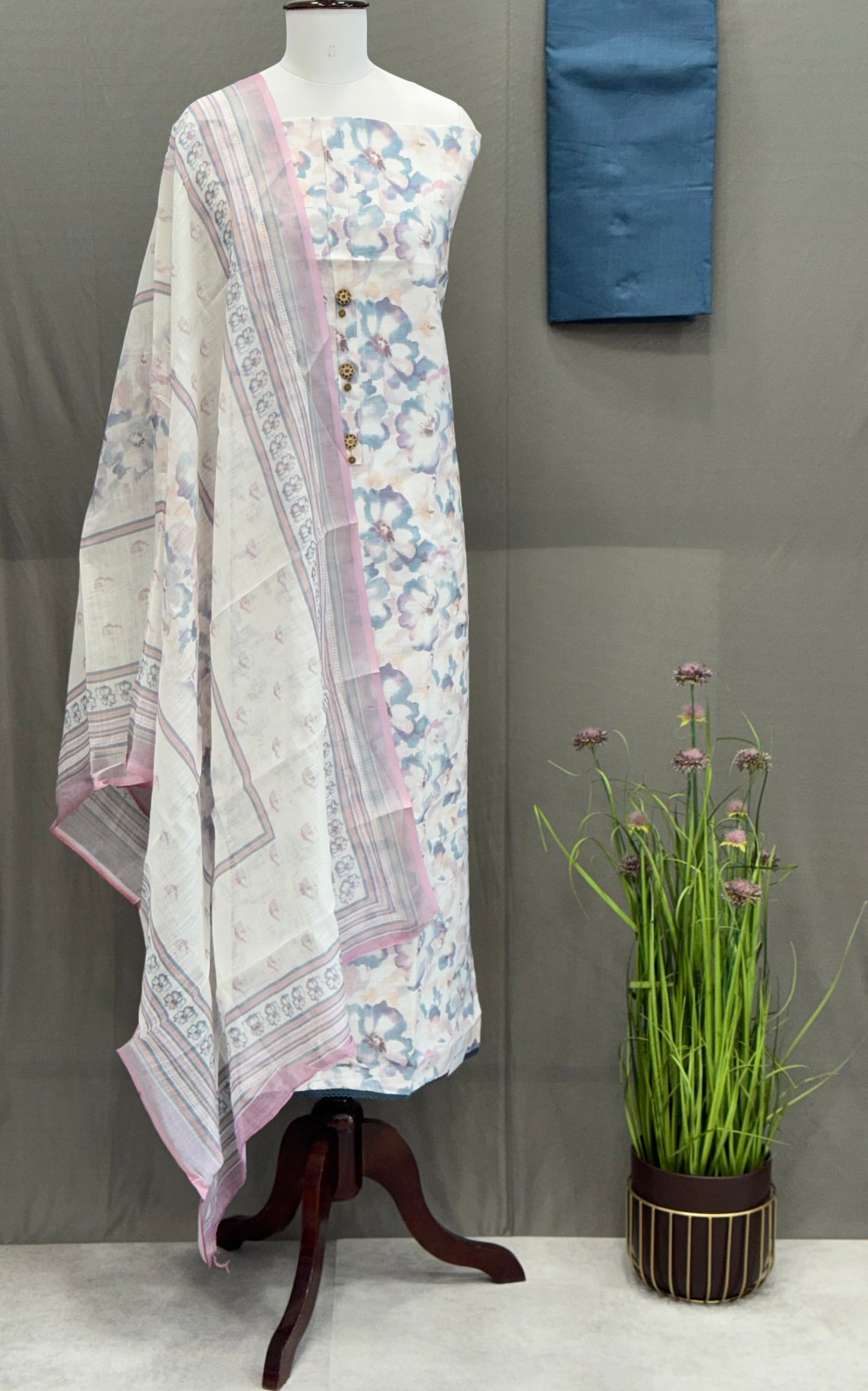 Lilen Digital Printed Unstitched Suit