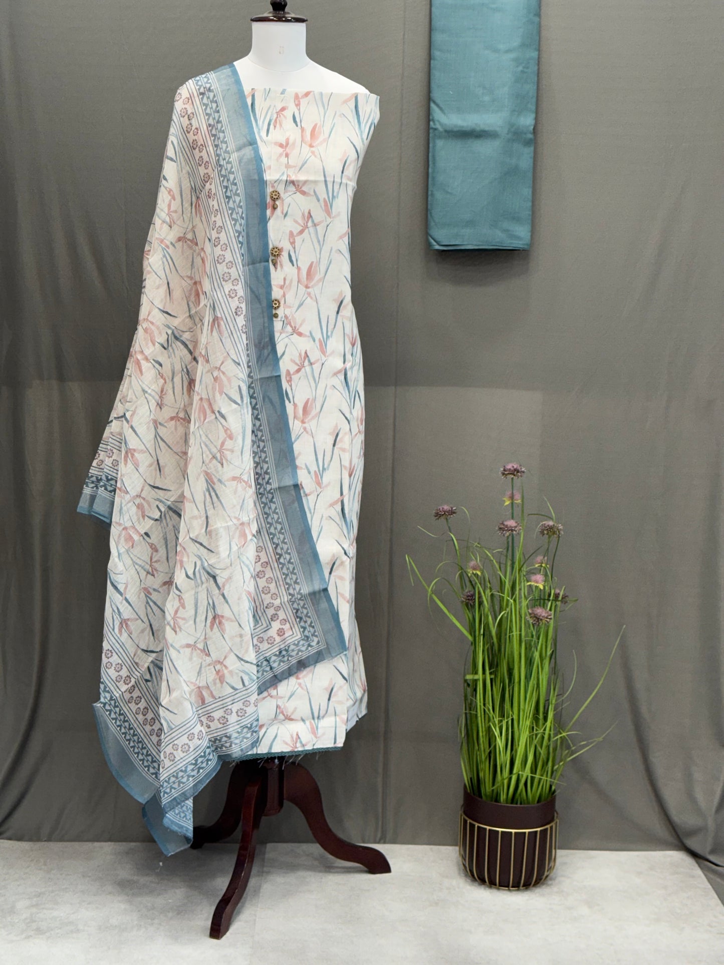 Lilen Digital Printed Unstitched Suit