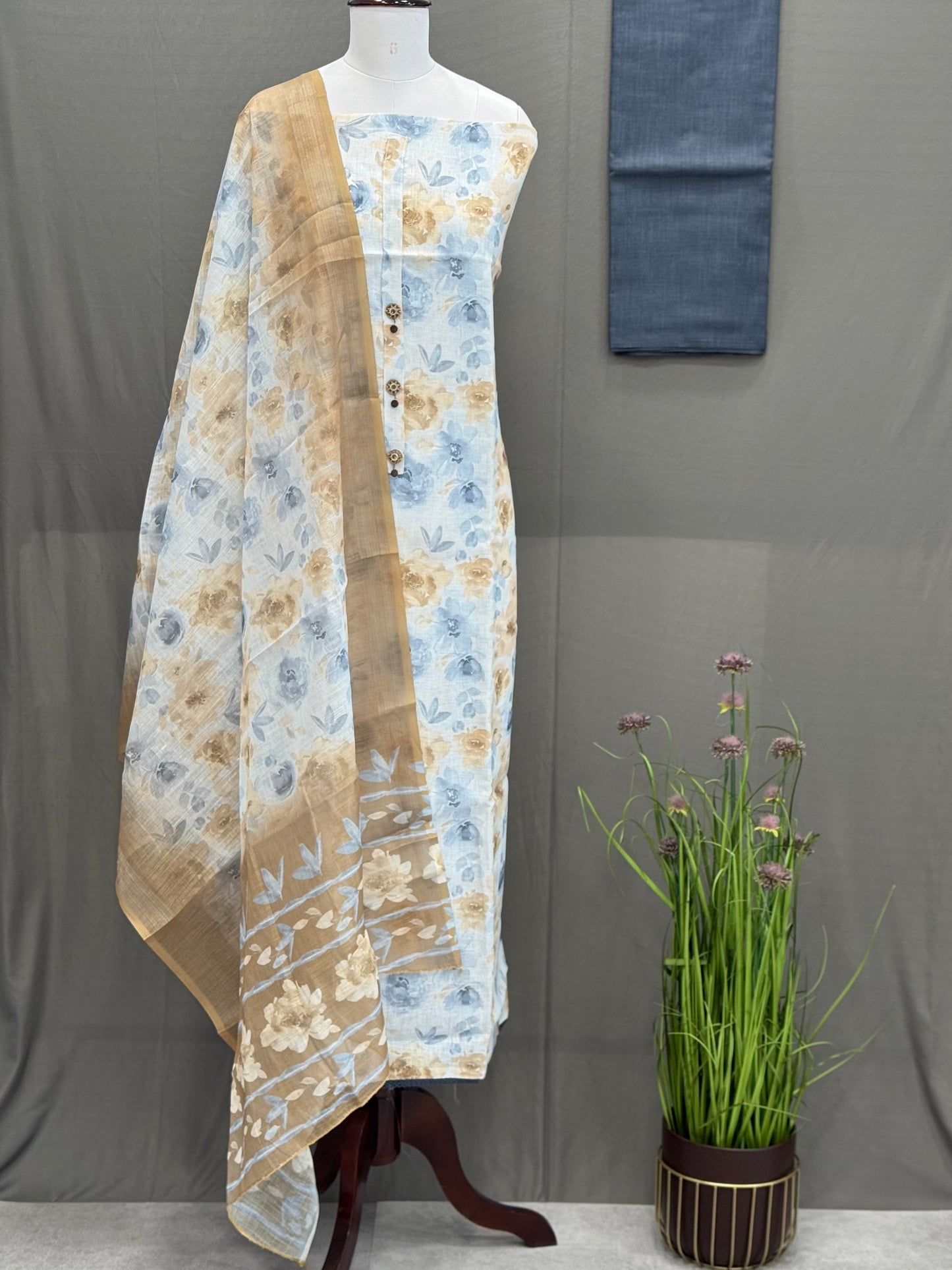 Lilen Digital Printed Unstitched Suit