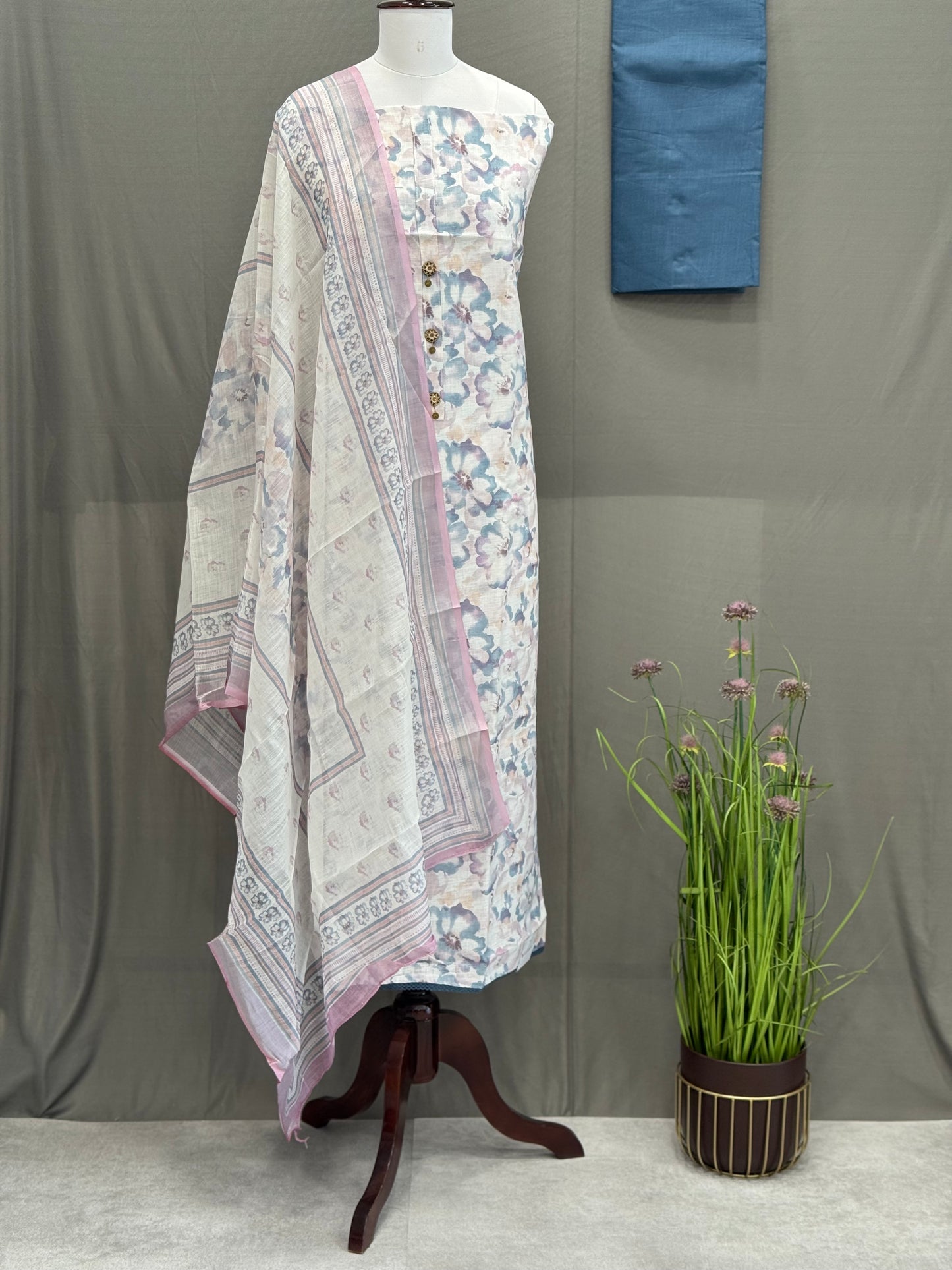 Lilen Digital Printed Unstitched Suit