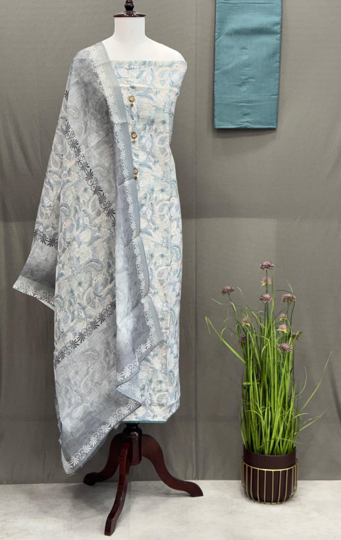 Lilen Digital Printed Unstitched Suit
