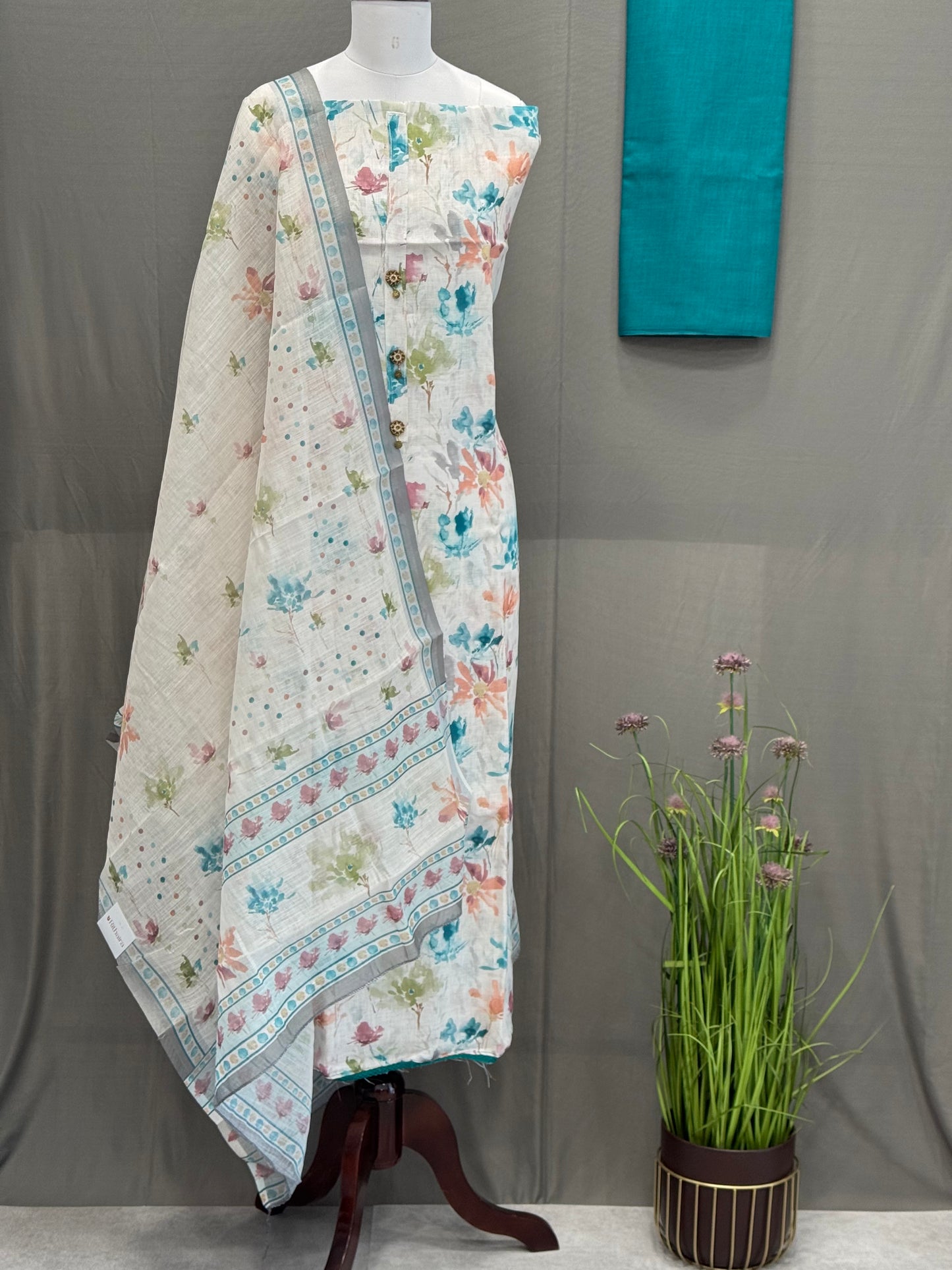 Lilen Digital Printed Unstitched Suit
