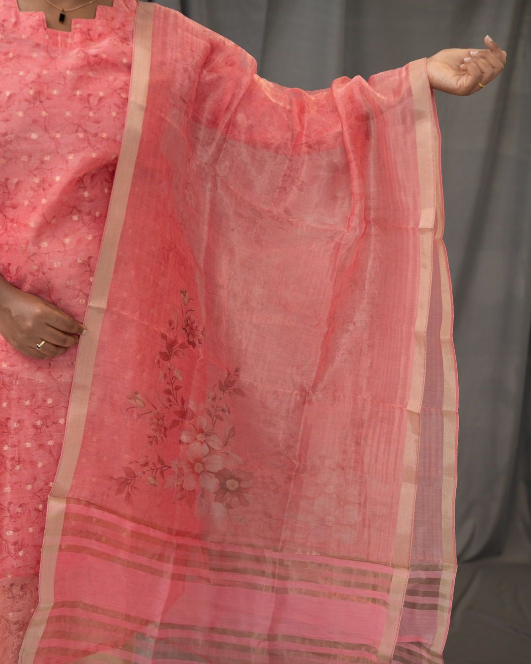 Soft Tissue 3-Piece Set With Pockets