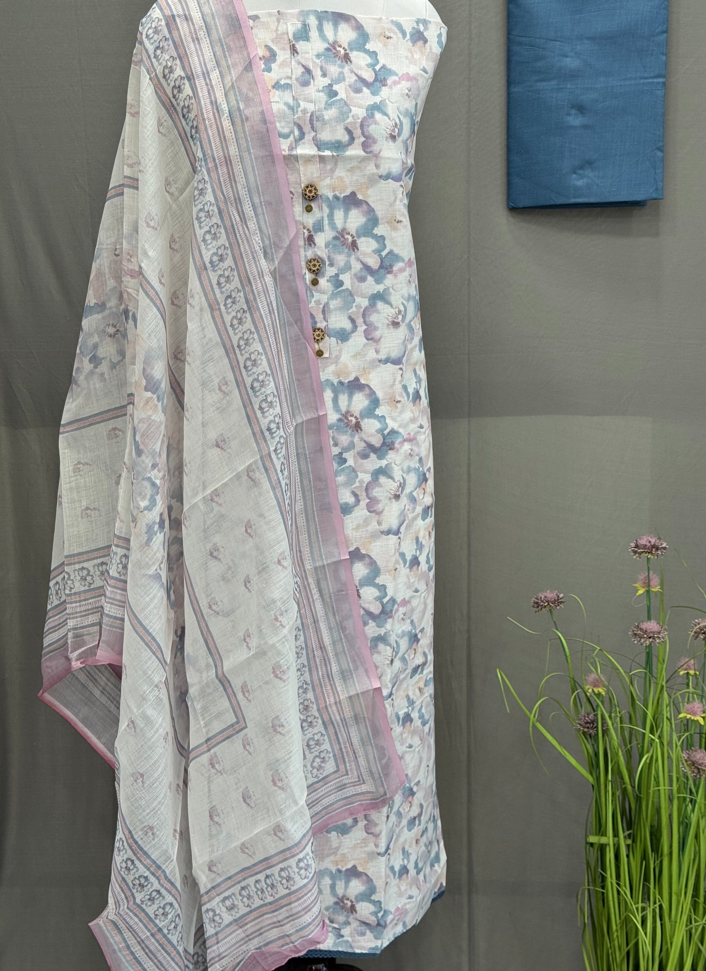 Lilen Digital Printed Unstitched Suit