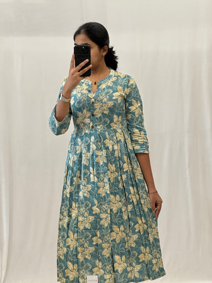 Rayon Umbrella Kurti with Chinese Collar