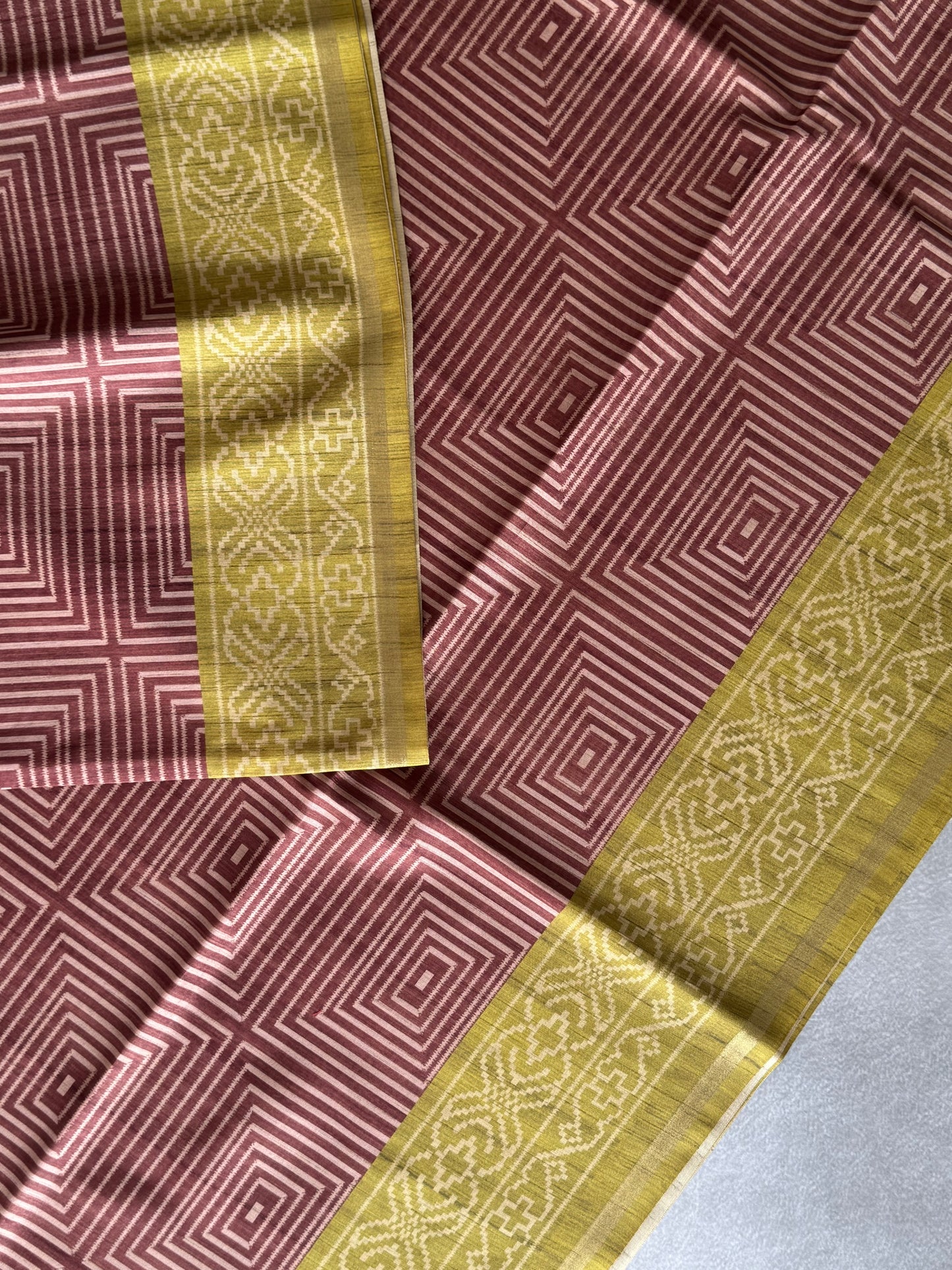 Geometric Printed Semi Tusser Saree