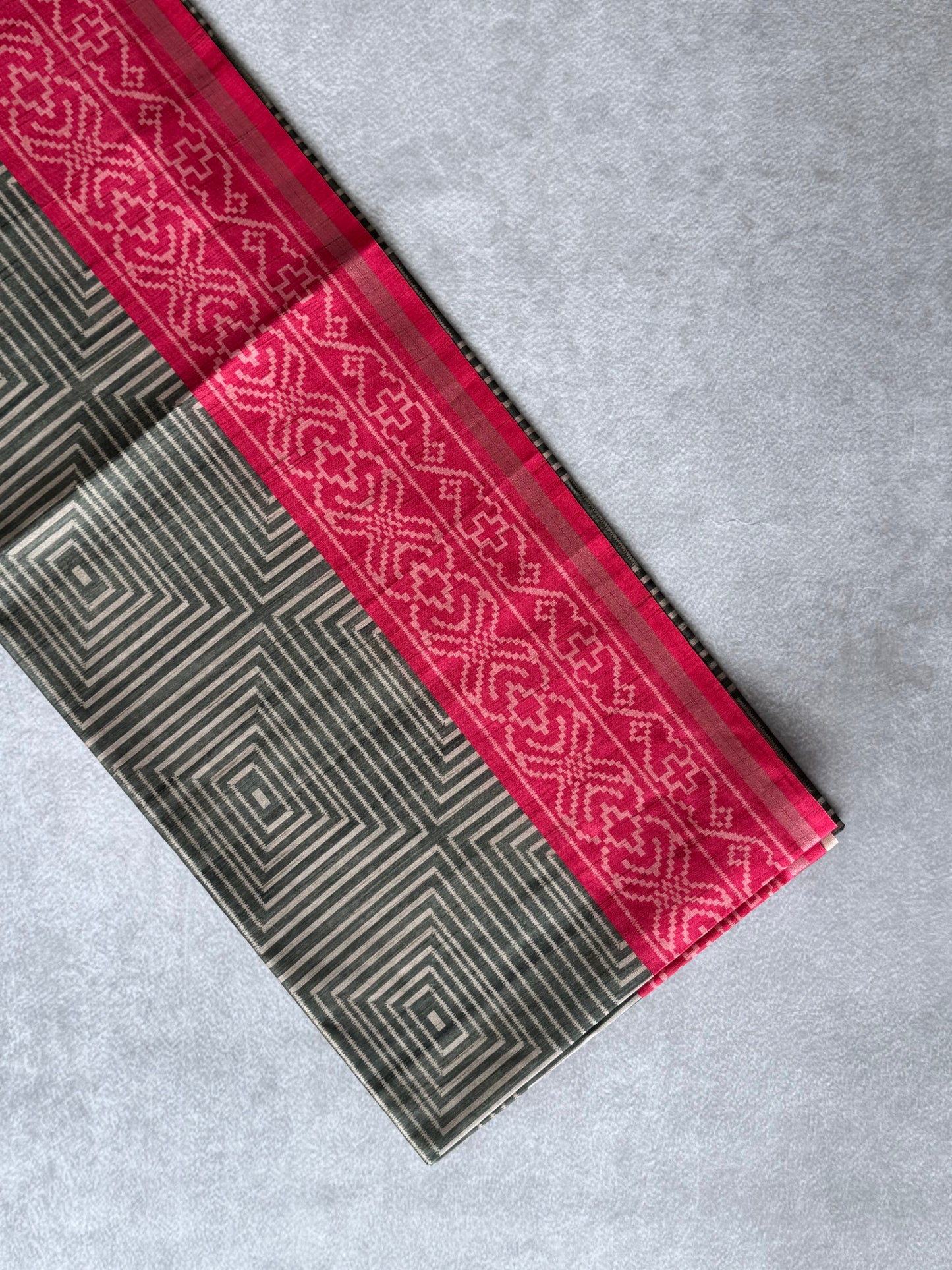 Geometric Printed Semi Tusser Saree