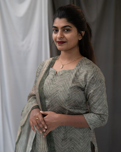 Muslin Chanderi 3-Piece Set With Pockets