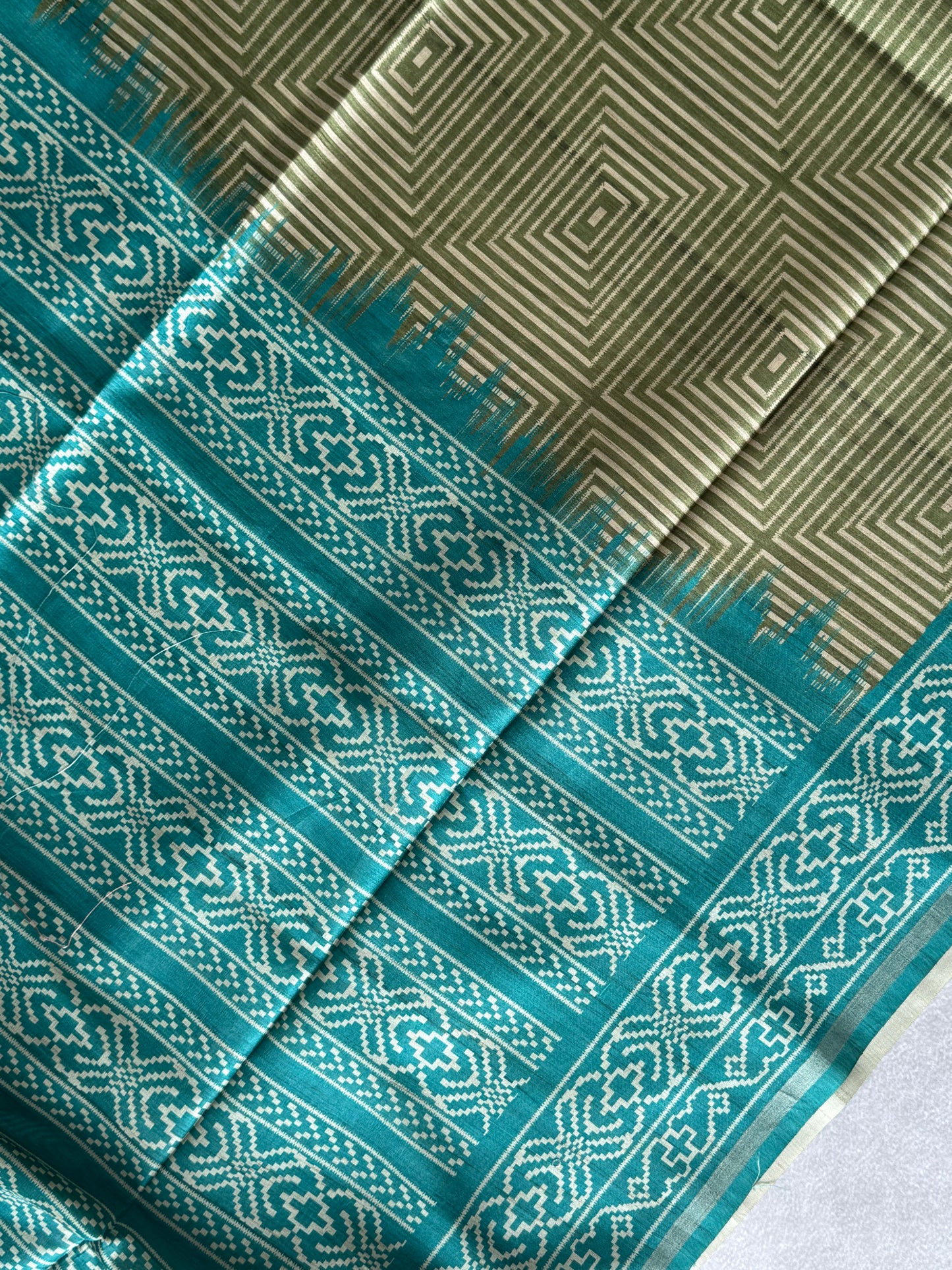 Geometric Printed Semi Tusser Saree