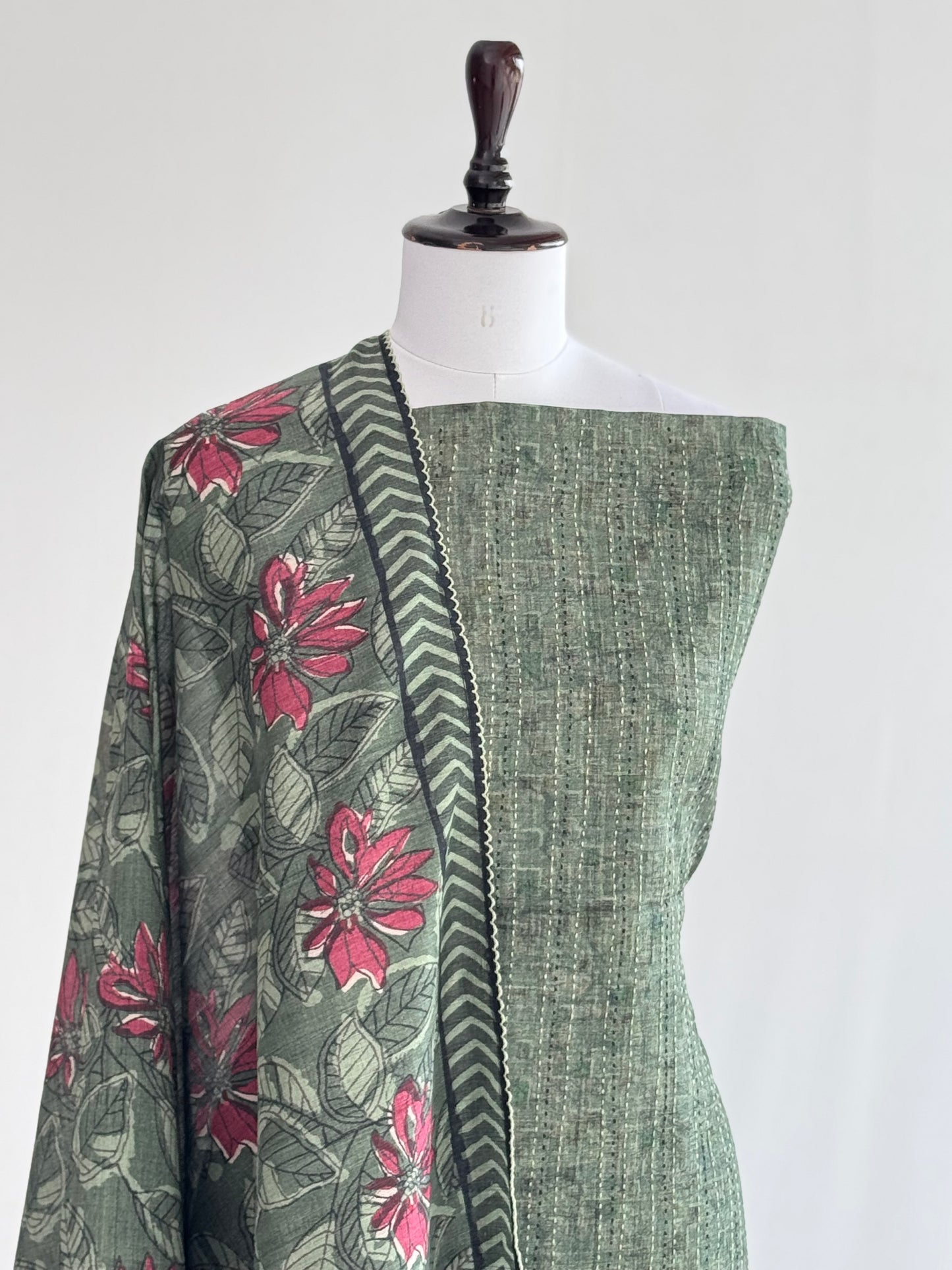 Handcrafted Kantha Ghicha Tussar Silk Set