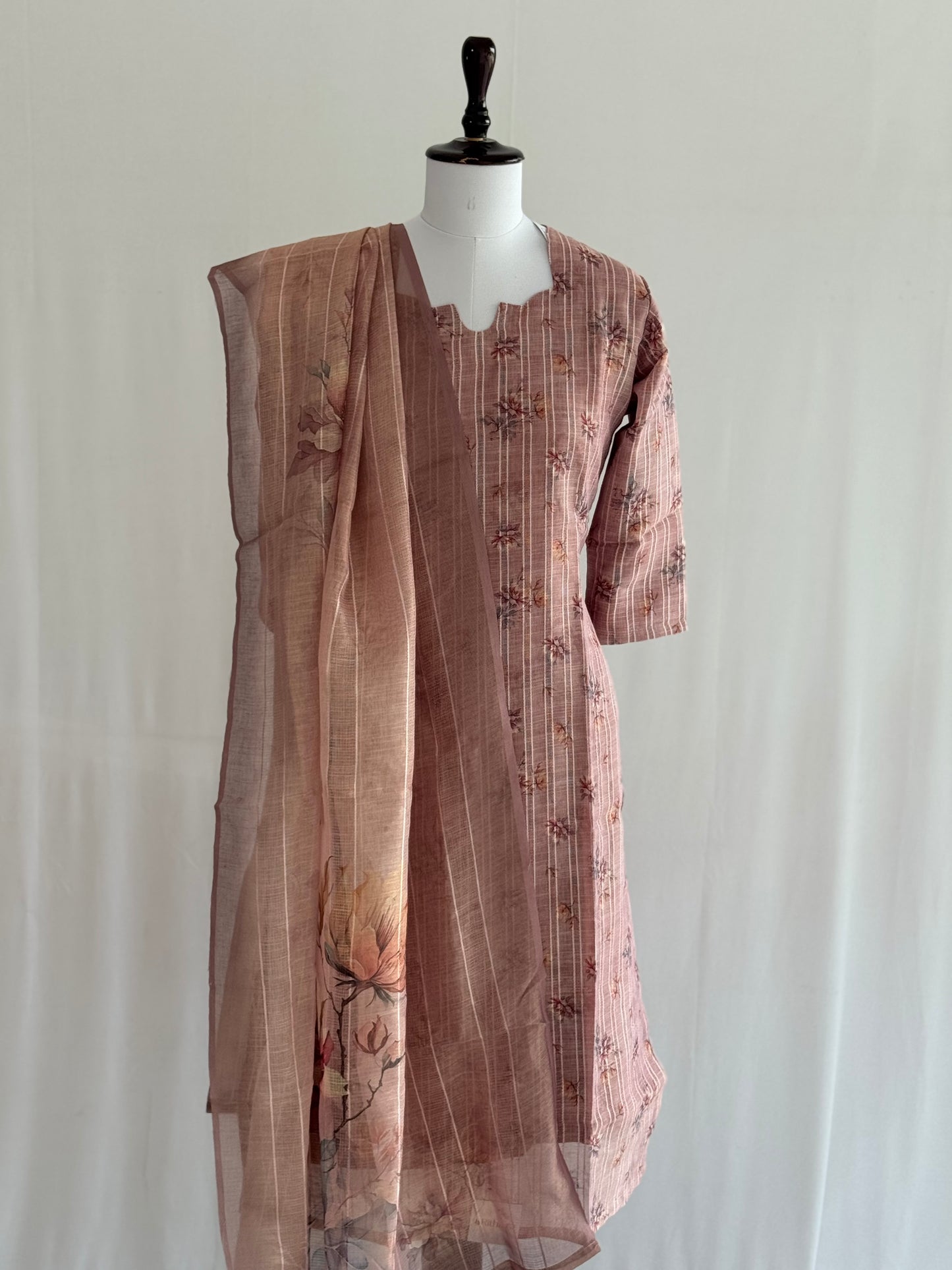 Baby Pink Floral Tissue Linen Set