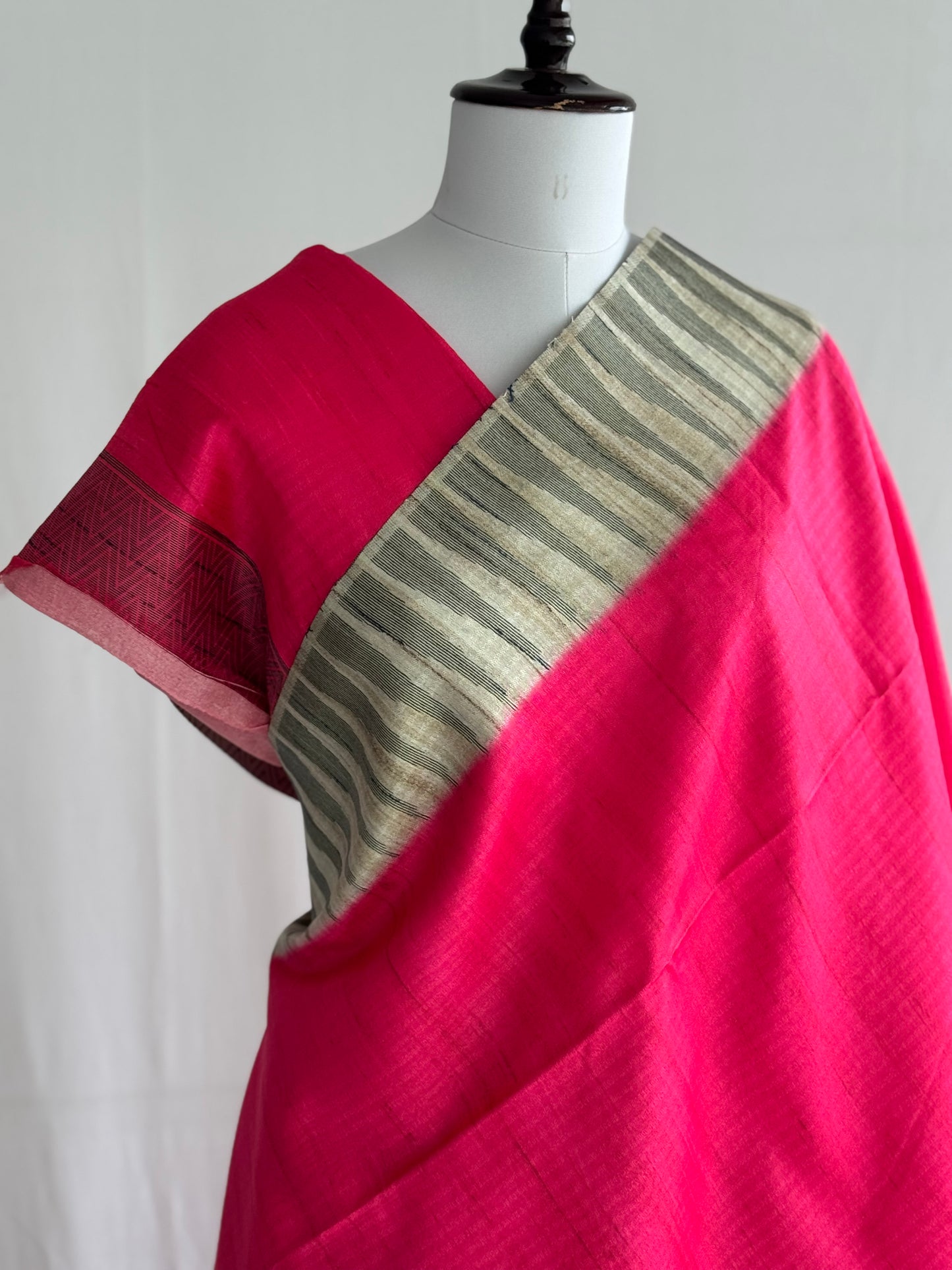Temple Bordered semi Raw silk saree with plain blouse