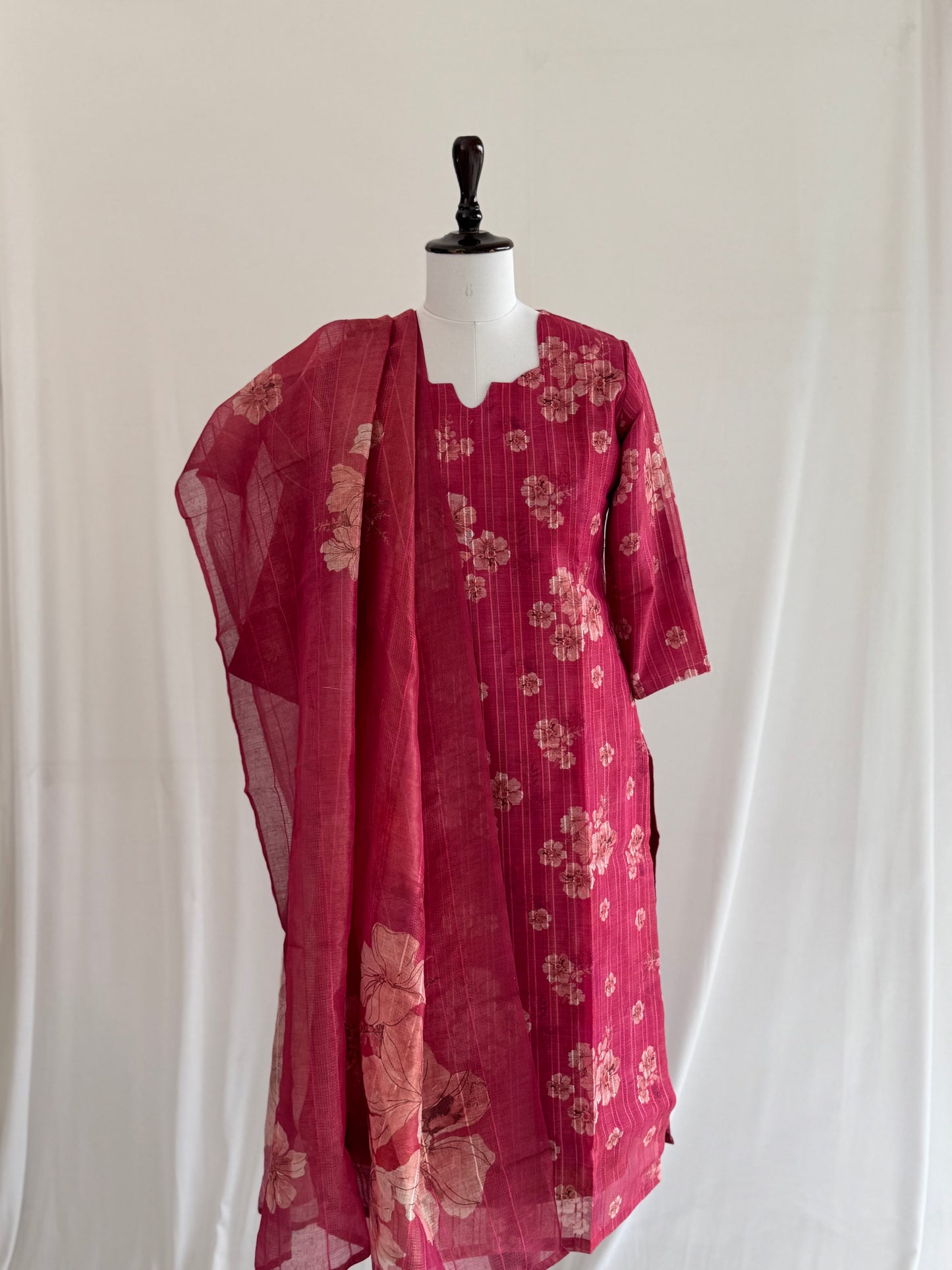 Pink Floral Tissue Linen Set