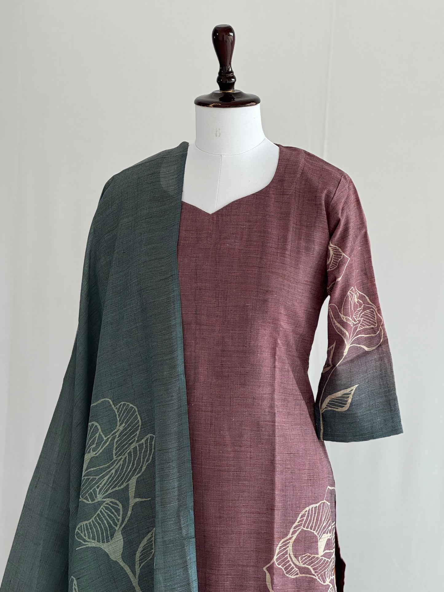 Copper Rose Single Flower Linen 3 Piece Set