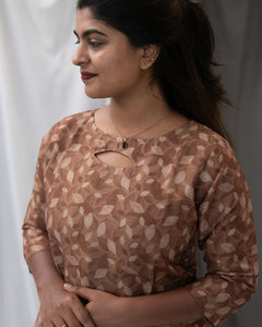 Brown / 34