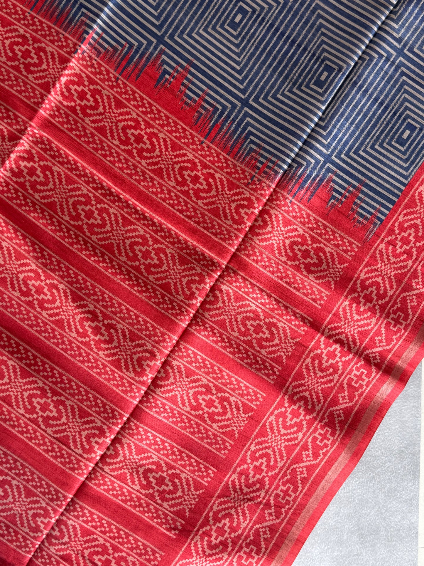 Geometric Printed Semi Tusser Saree