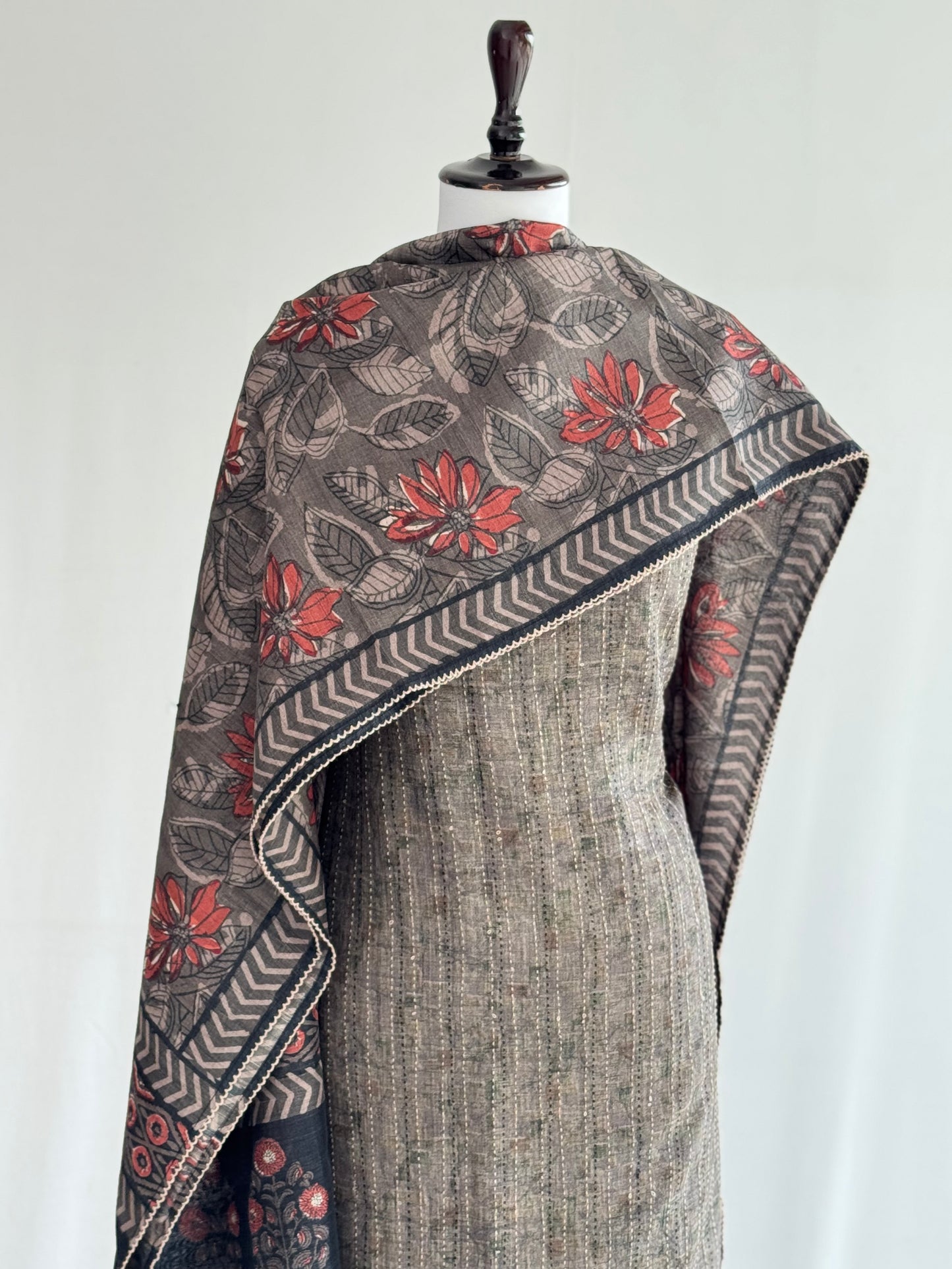 Handcrafted Kantha Ghicha Tussar Silk Set