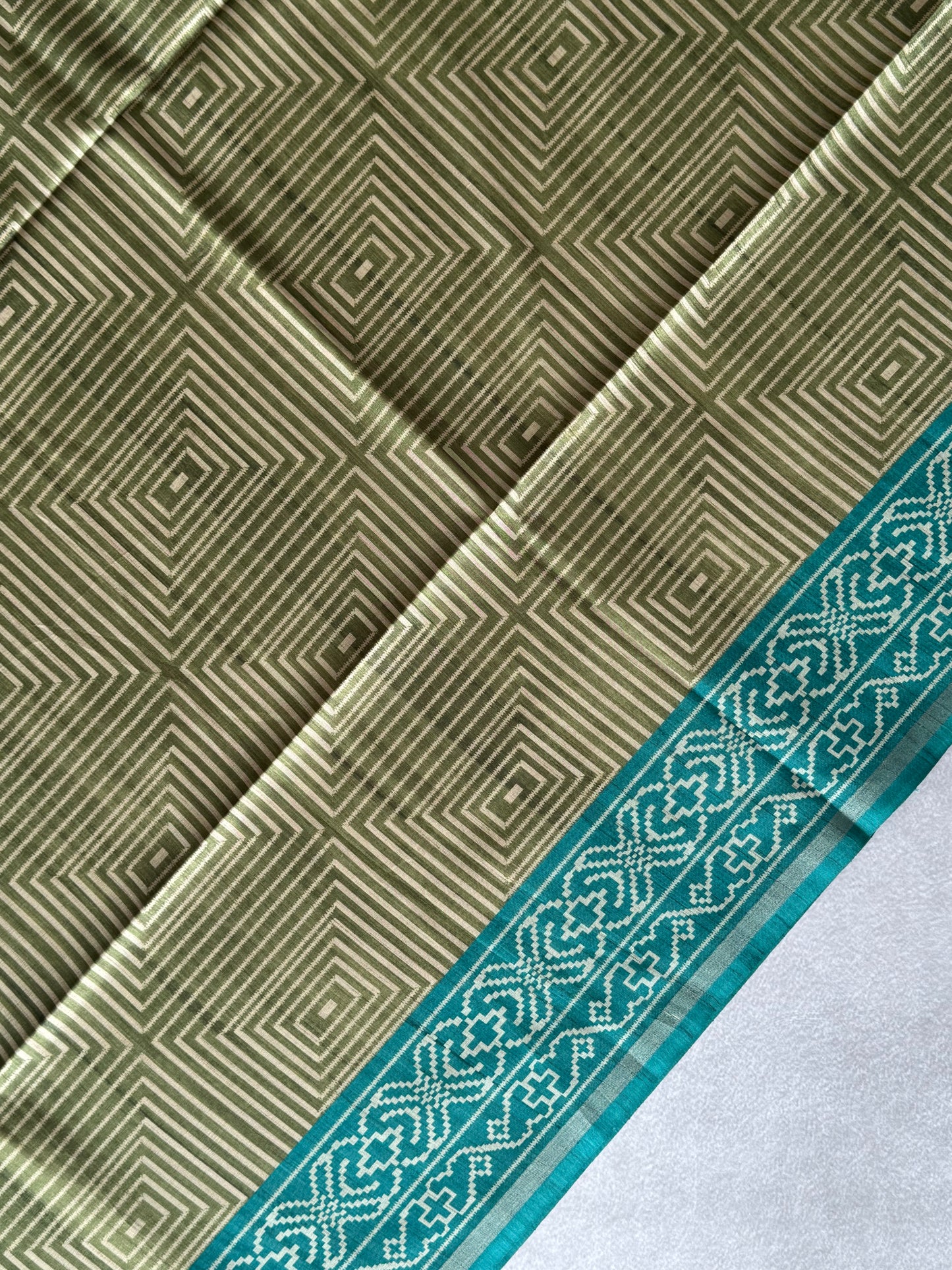 Geometric Printed Semi Tusser Saree