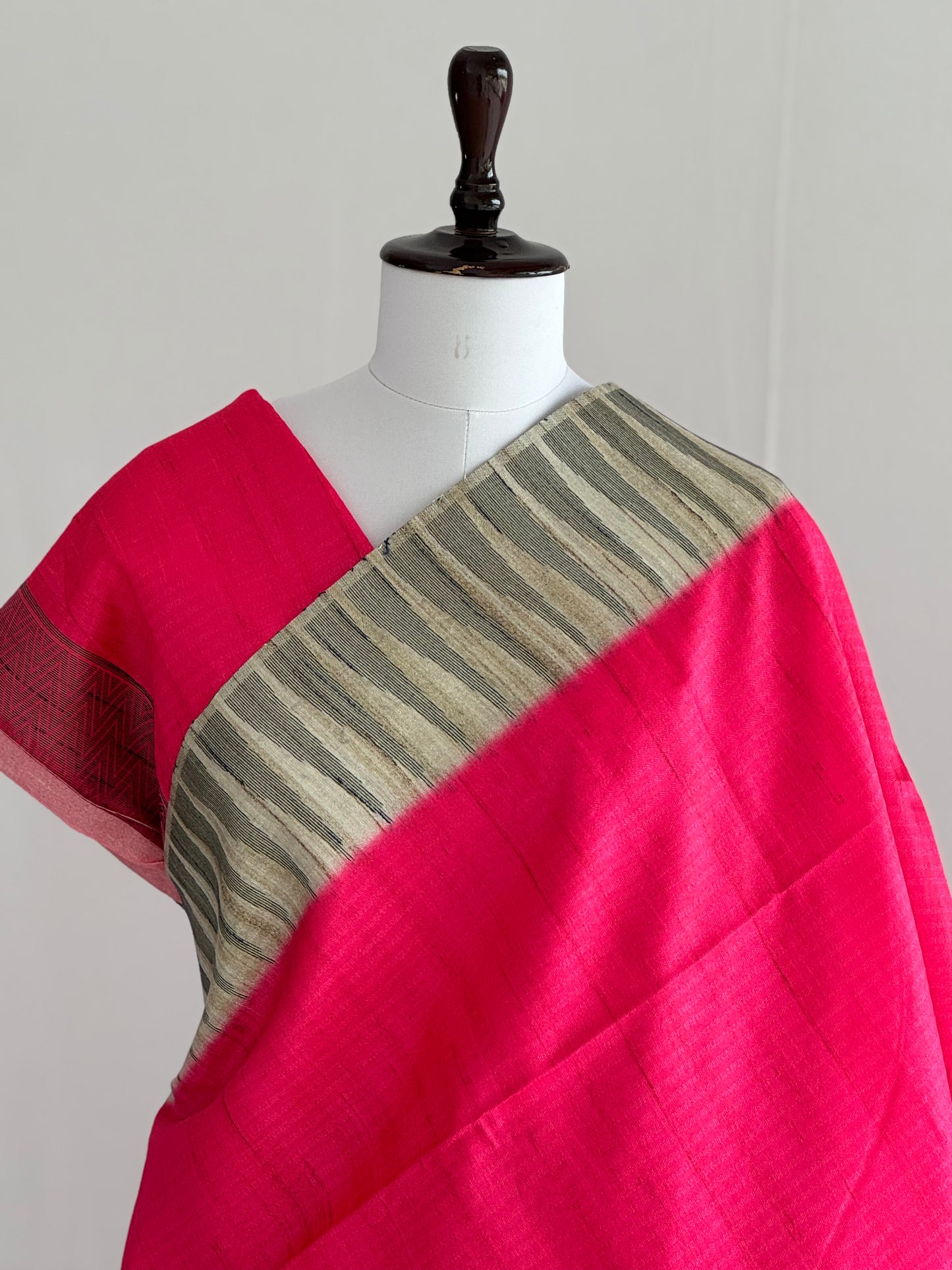 Temple Bordered semi Raw silk saree with plain blouse