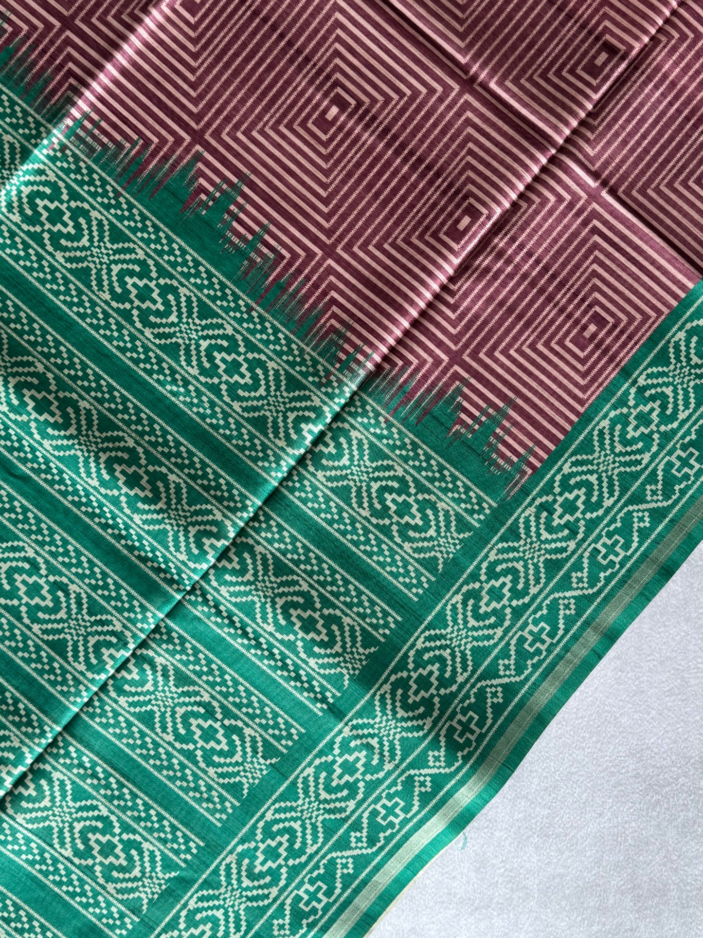 Geometric Printed Semi Tusser Saree