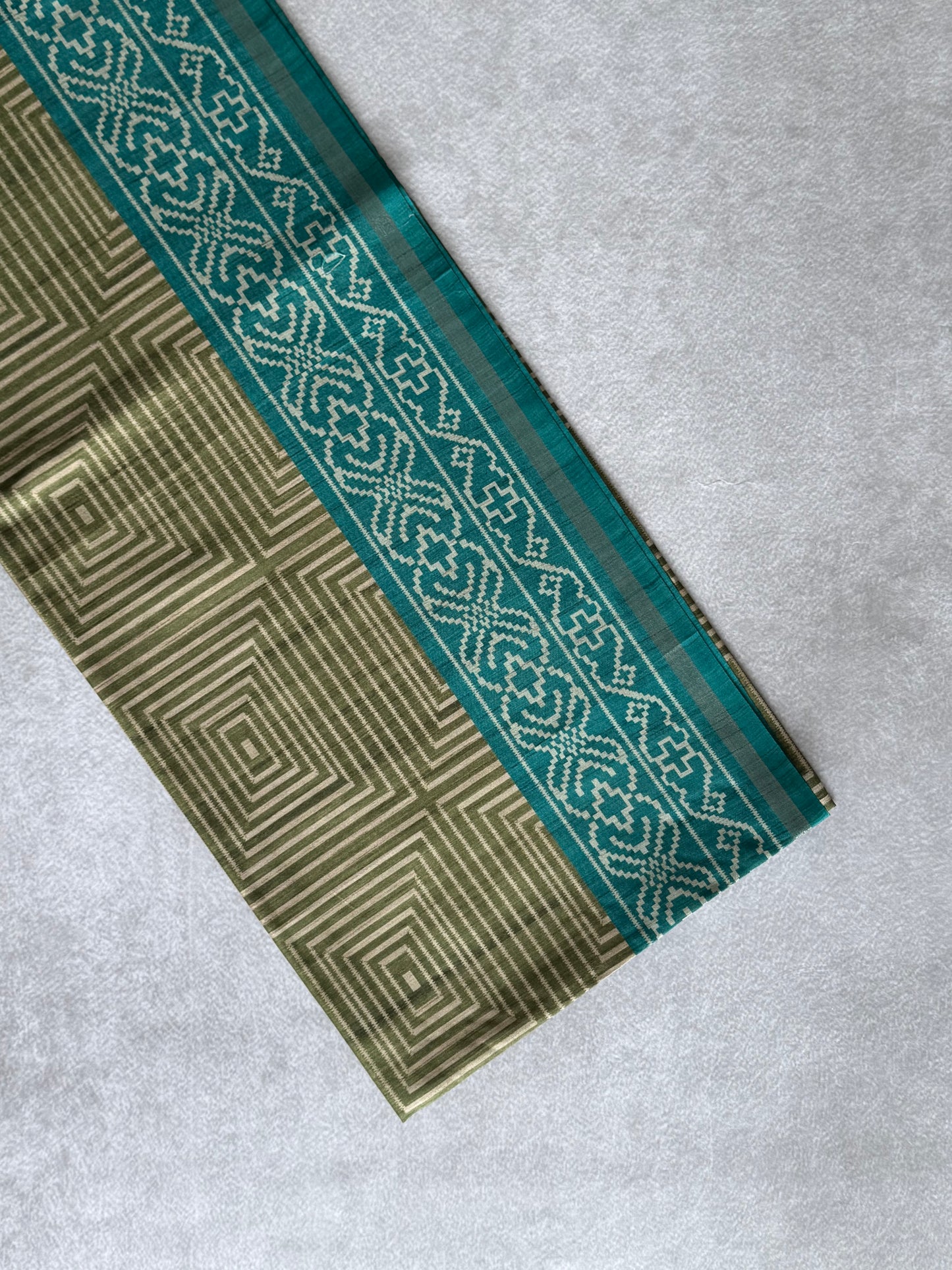 Geometric Printed Semi Tusser Saree