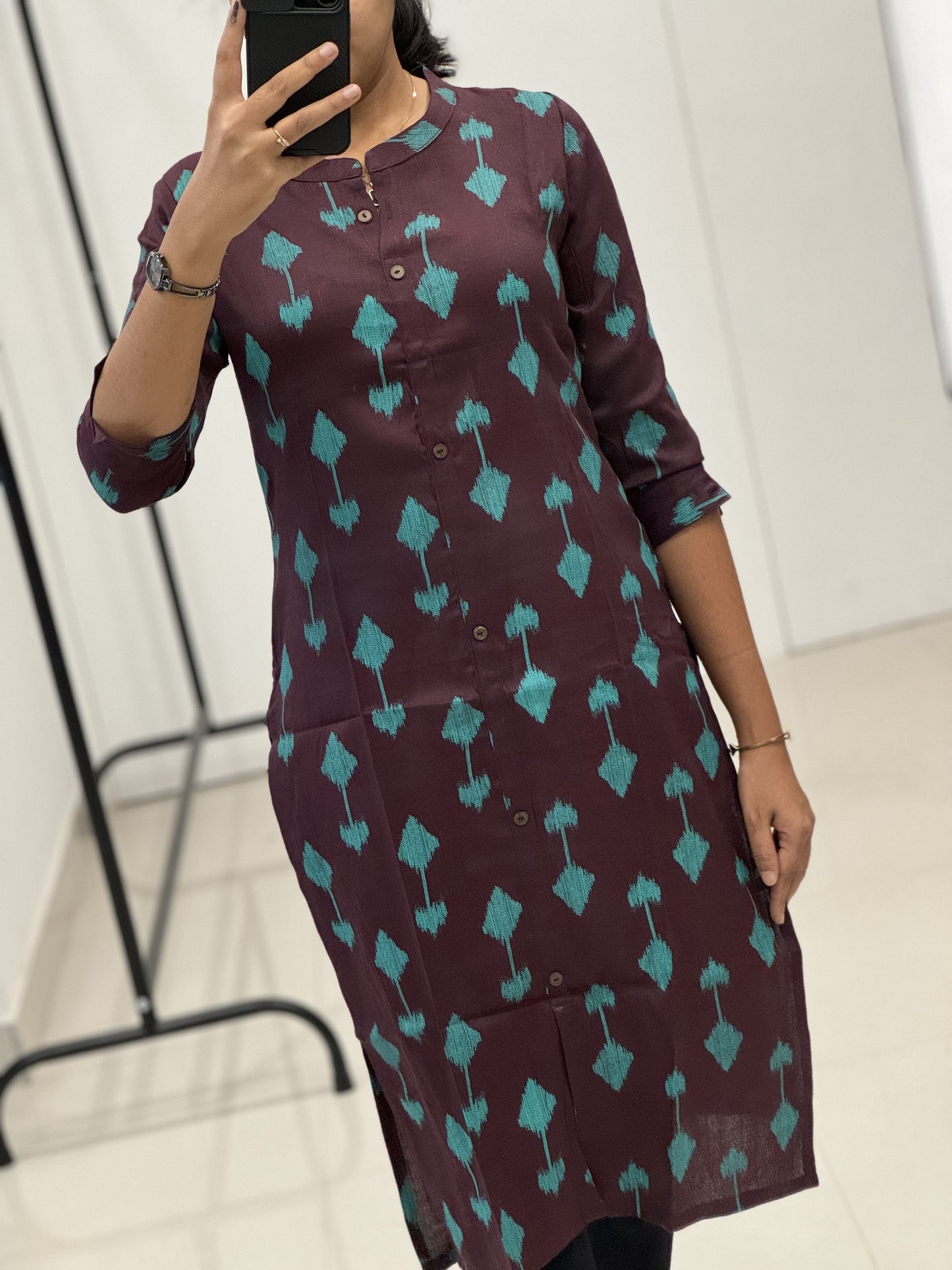 Straight - Abstract Print Cotton Kurti, Collor Neck