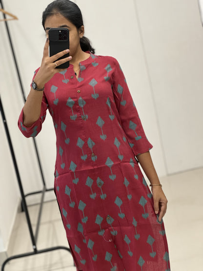 Straight - Abstract Print Cotton Kurti, Collor Neck