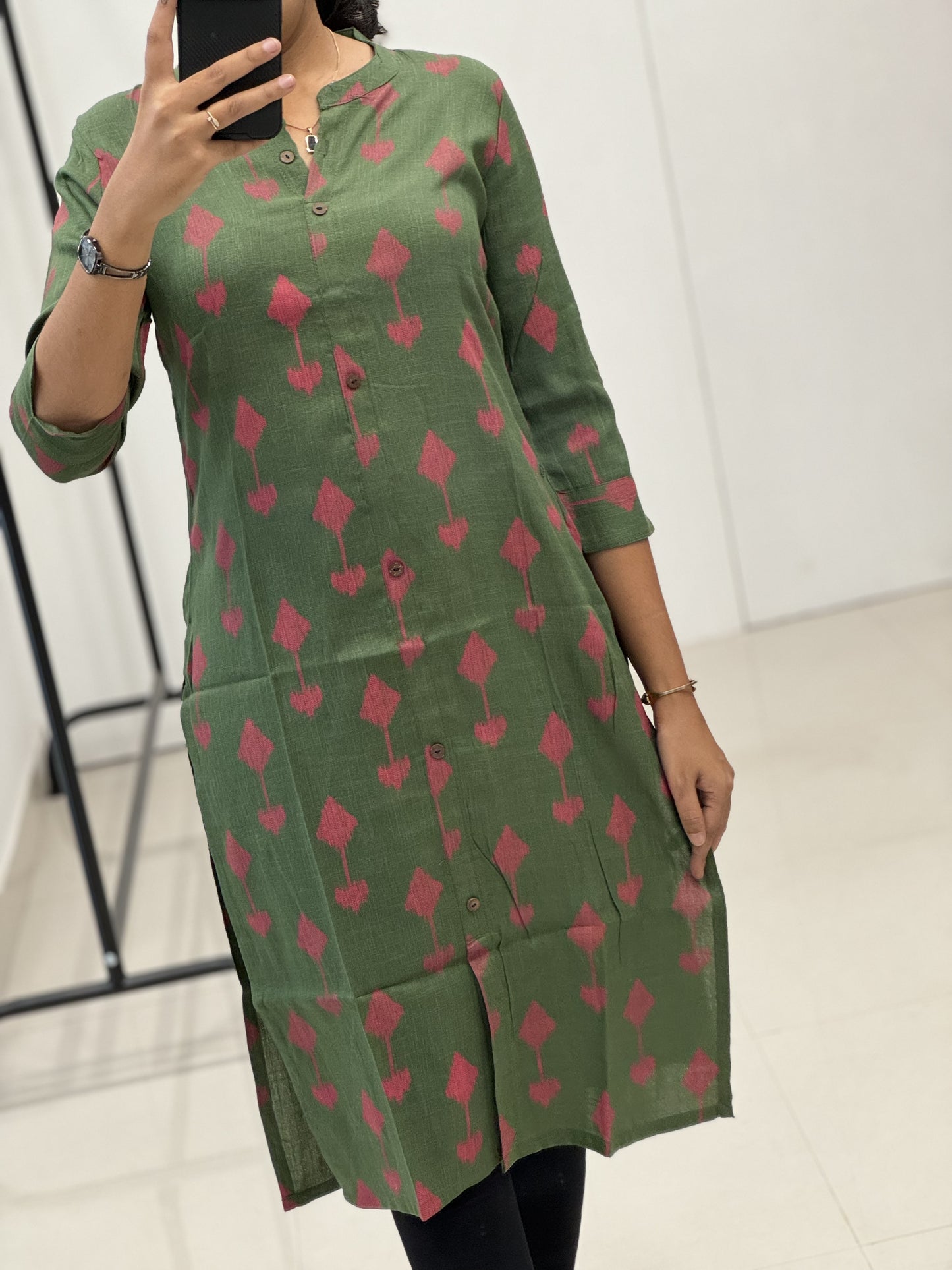 Straight - Abstract Print Cotton Kurti, Collor Neck