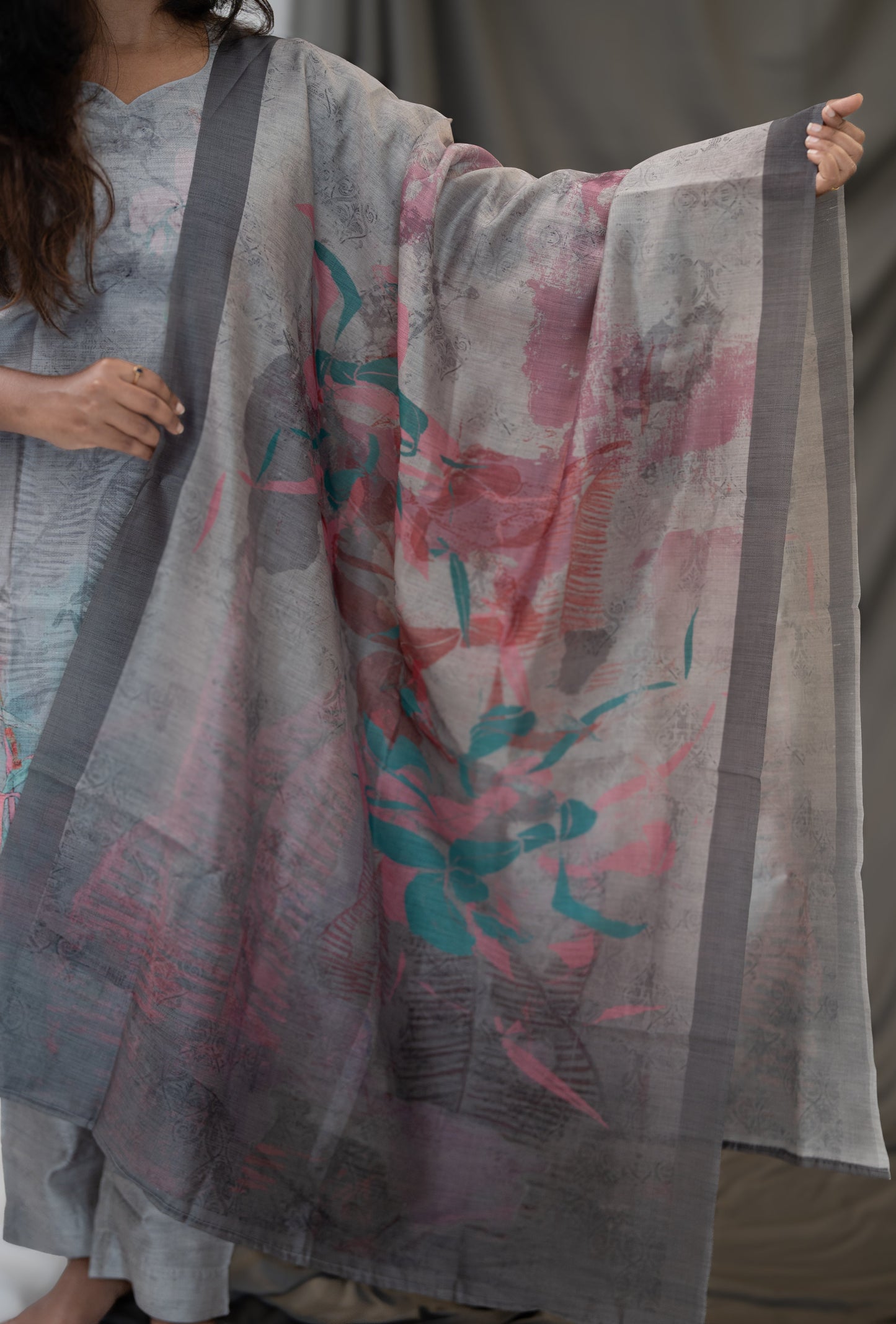 Muslin Chanderi 3-Piece Set With Pockets